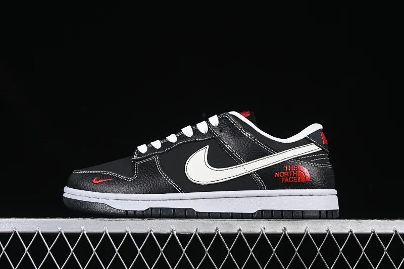 All categories Nk SB Dunk Series Nk SB Dunk Low High-end customized low-top sneakers Nk SB Dunk Low North Face joint black and white Anniversary high-end customized low-top casual sneakers SC9207-403